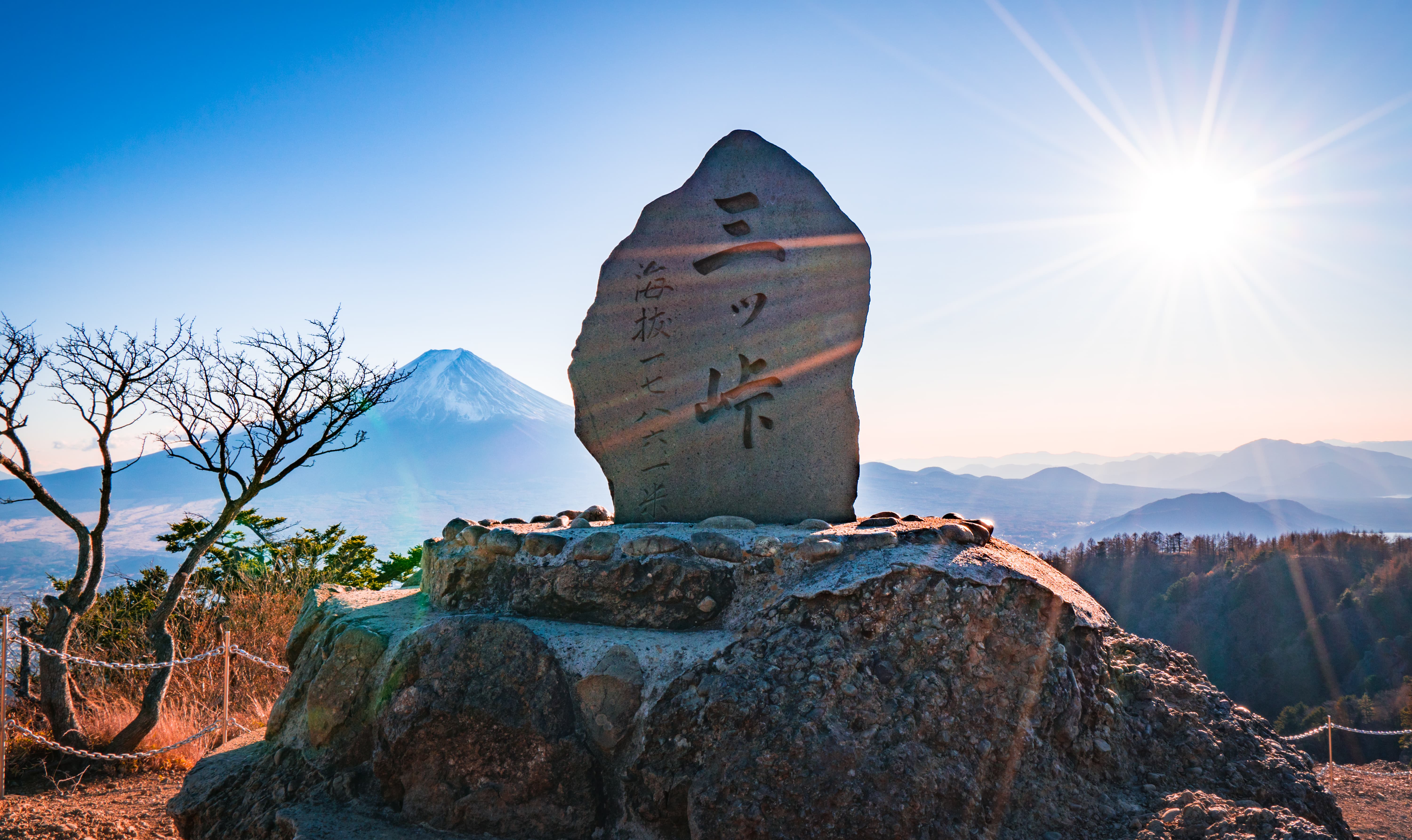 三ツ峠山頂の富士山